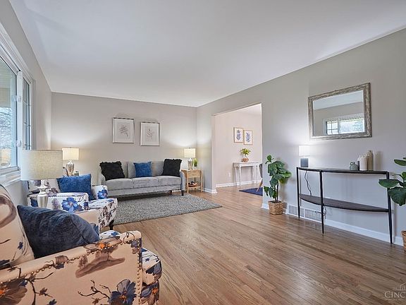 4th image of 2577 Cranbrook Dr