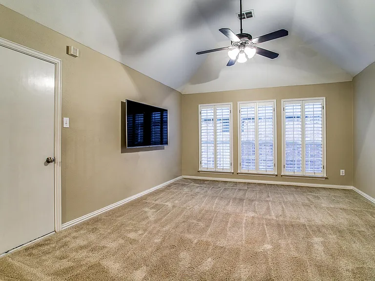 302 Walnut Grove Ln — Photo 11