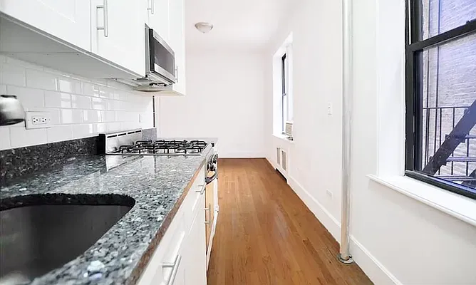 Rented by Buchbinder & Warren | media 8