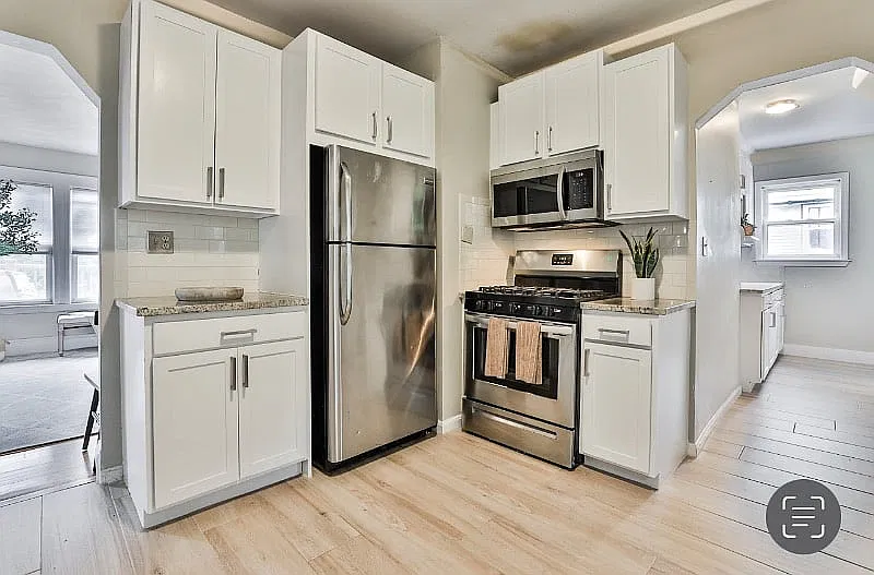 53 Hillsdale St #1