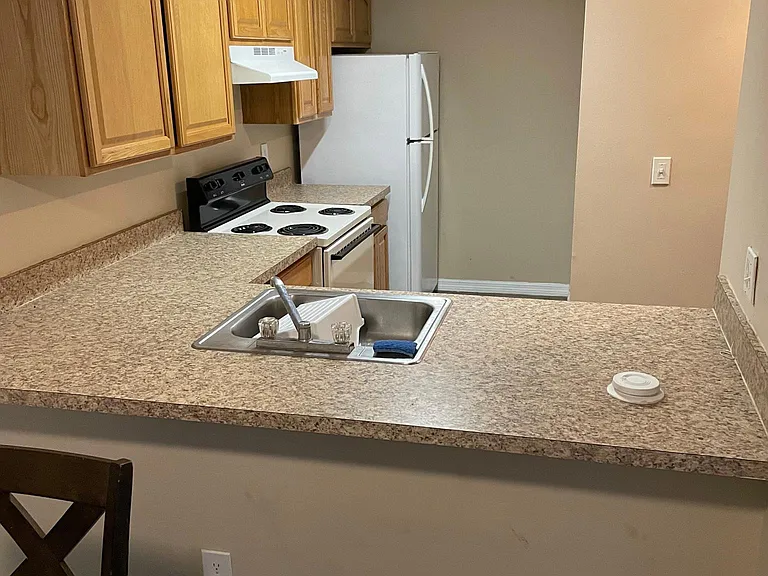 658 Kenwick Cir #204 — Photo 4