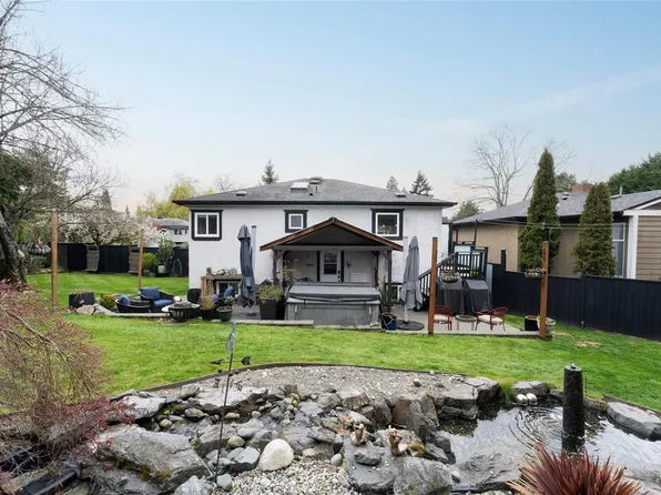 870 Pendene Pl, Saanich, BC V8X 3A1