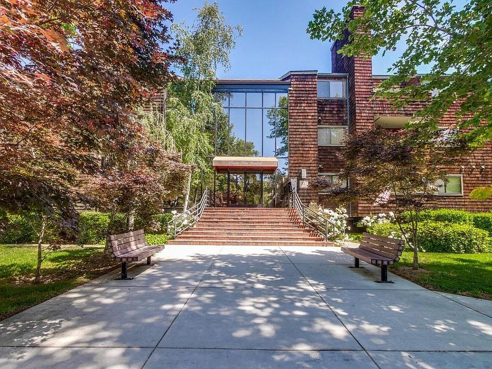 1st image of 2370 La Terrace Cir