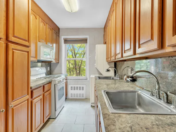 1620 Avenue I image 6 of 14