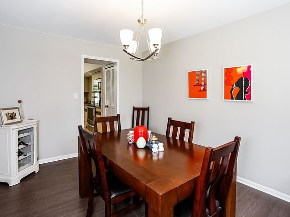 5th image of 5050 Wallbrook Ct