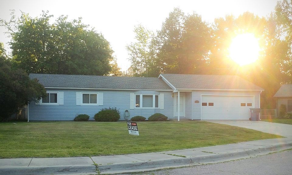 1st image of 10345 Lakewood Pl