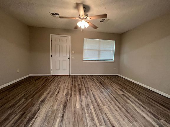 2nd image of 439 NW 53rd St
