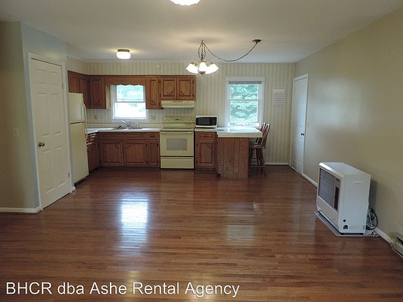3rd image of 313 McConnell St