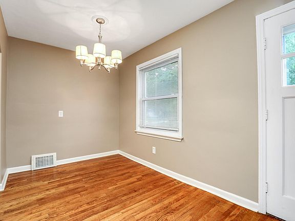 2nd image of 924 N Edison Ave