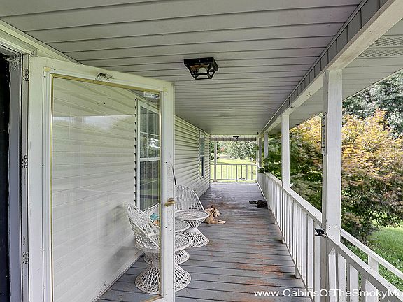 3rd image of 275 Valley View Dr