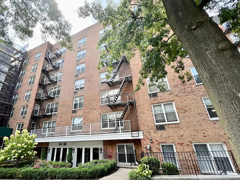 44-30 Douglaston Pkwy #4C — Photo 3