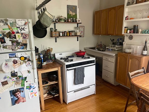 4th image of 622 5th St SE APT 2