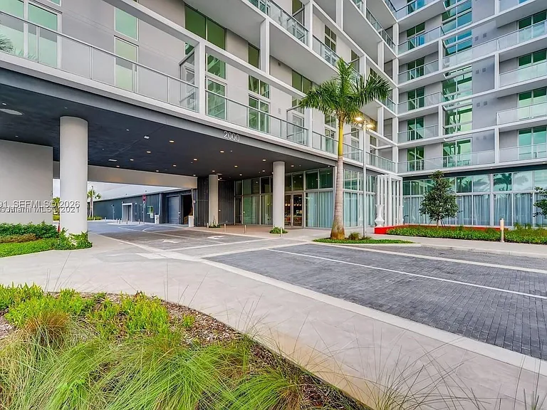 2000 Metropica Way #605 — Photo 12