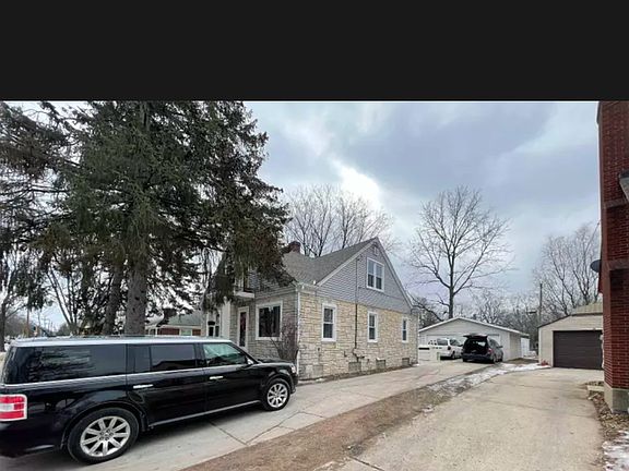 2nd image of 1177 Dousman St #1