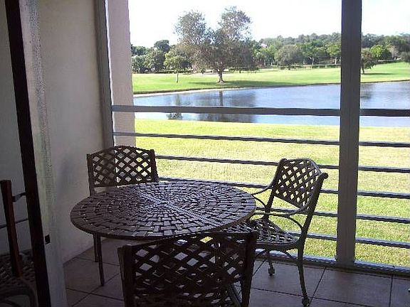 3rd image of 9460 Poinciana Pl APT 210