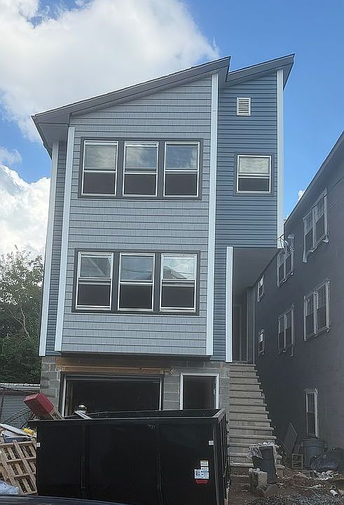 1st image of 256 Ellis Ave