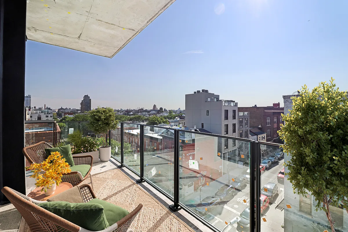 Building Photo - 228 Berry St #7E