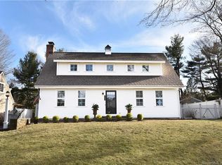 112 Sasco Hill Ter, Fairfield, CT 06824