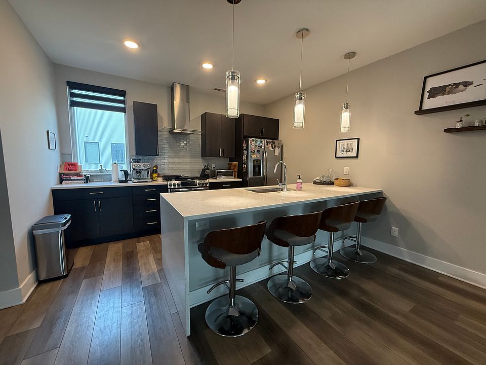 1st image of 1246 W 70th St