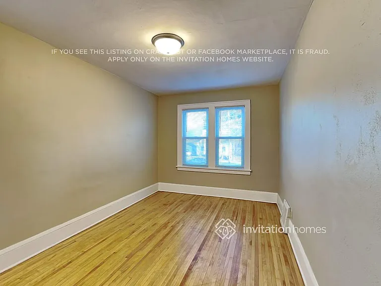 2200 Margaret St — Photo 13