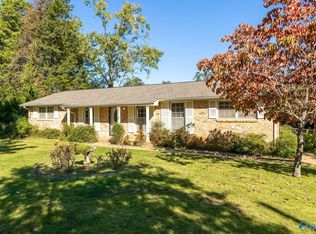 6112 Stratford Ct NW, Huntsville, AL 35806