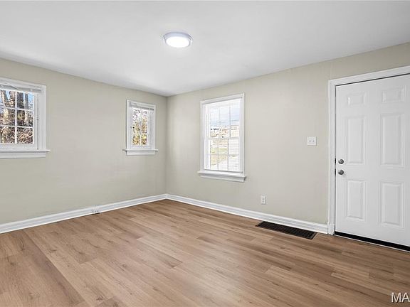 3rd image of 8320 Lucas And Hunt Rd