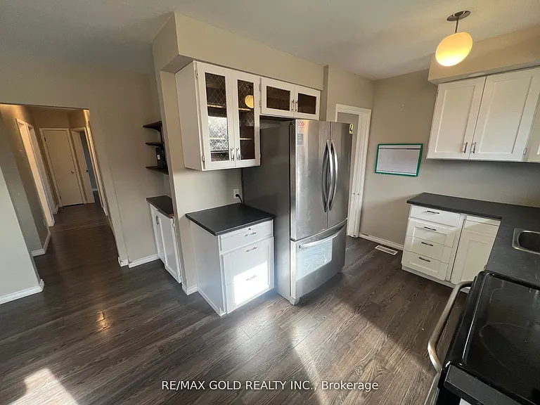 979 Wellington St — Photo 12