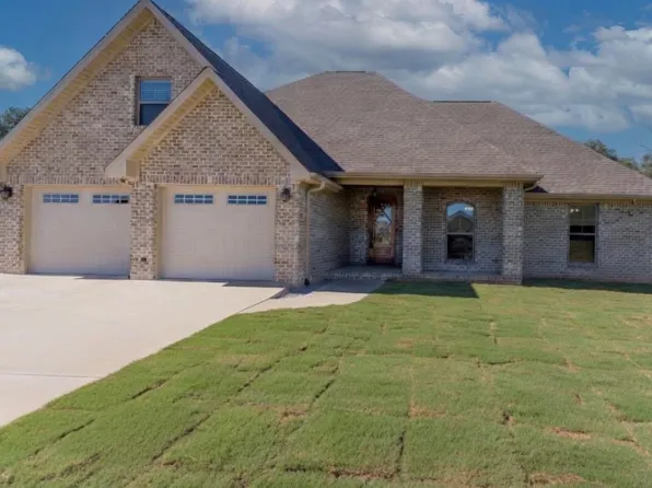 118 Scarlette Ln, Muscle Shoals, AL 35661