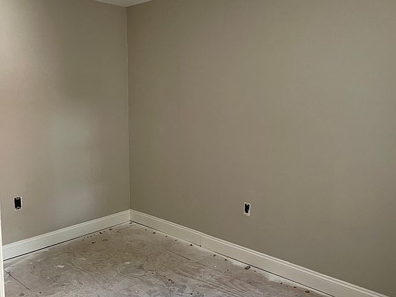 3rd image of 620 E Woodlawn St