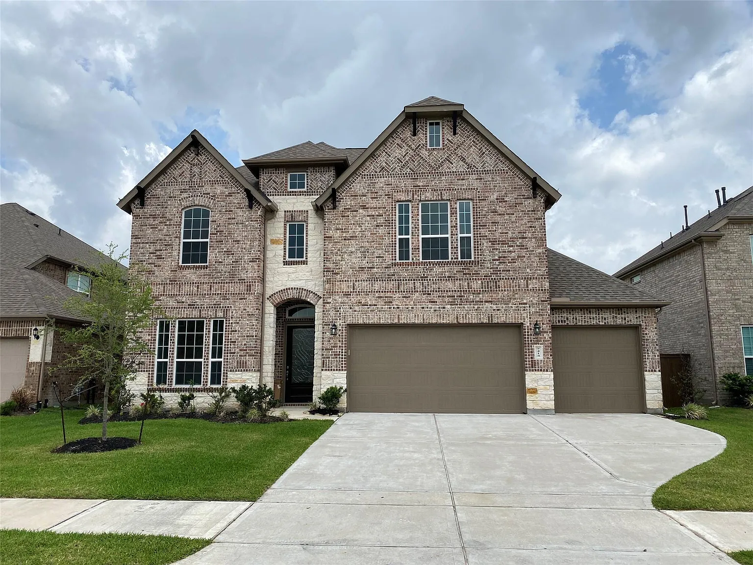 4 bed, 3.5 bath, 3644 sqft, $3,575 — Photo 4