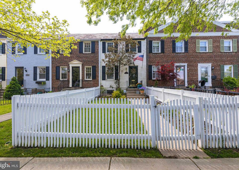 1st image of 1220 Powhatan St