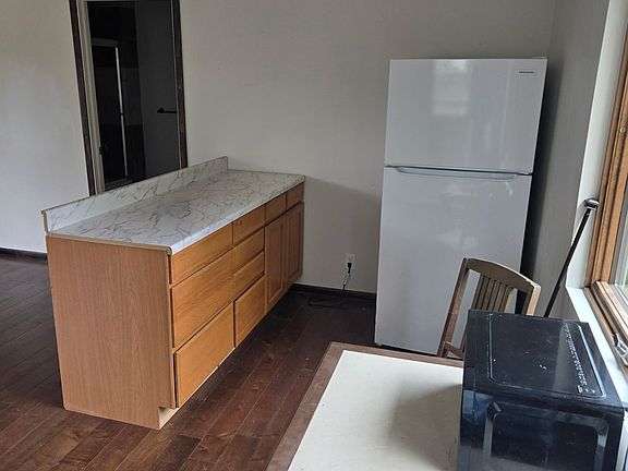 5th image of 946 S Leyden St Unit B