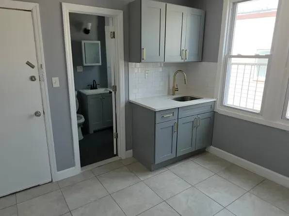 14 Rosa Parks Blvd #5, Paterson, NJ 07524