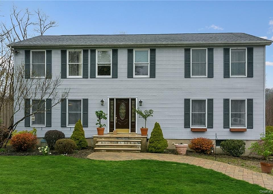 1st image of 21 Blossom Ln