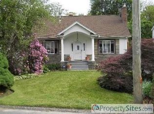 62 W 19th St, Huntington Station, NY 11746