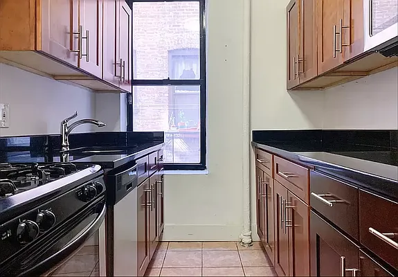 Rented by Compass | media 7