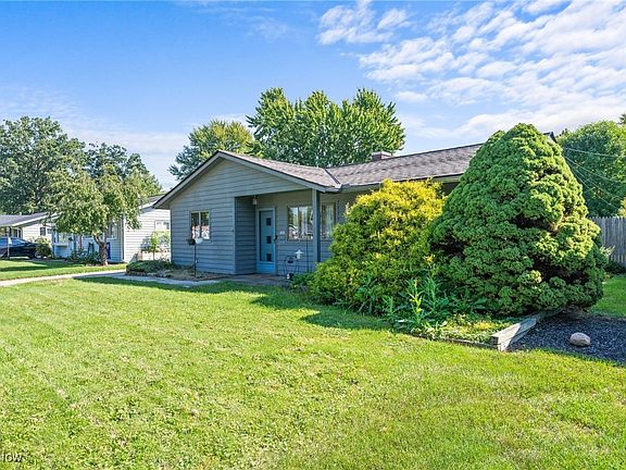 3rd image of 406 Walnut Dr