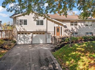 413 Pine Run Rd, Amity, PA 15311