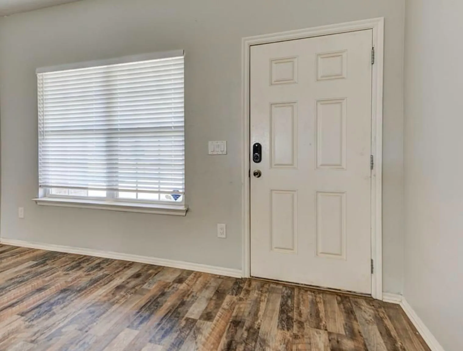 3 bed, 1156 sqft, $1,549 — Photo 4