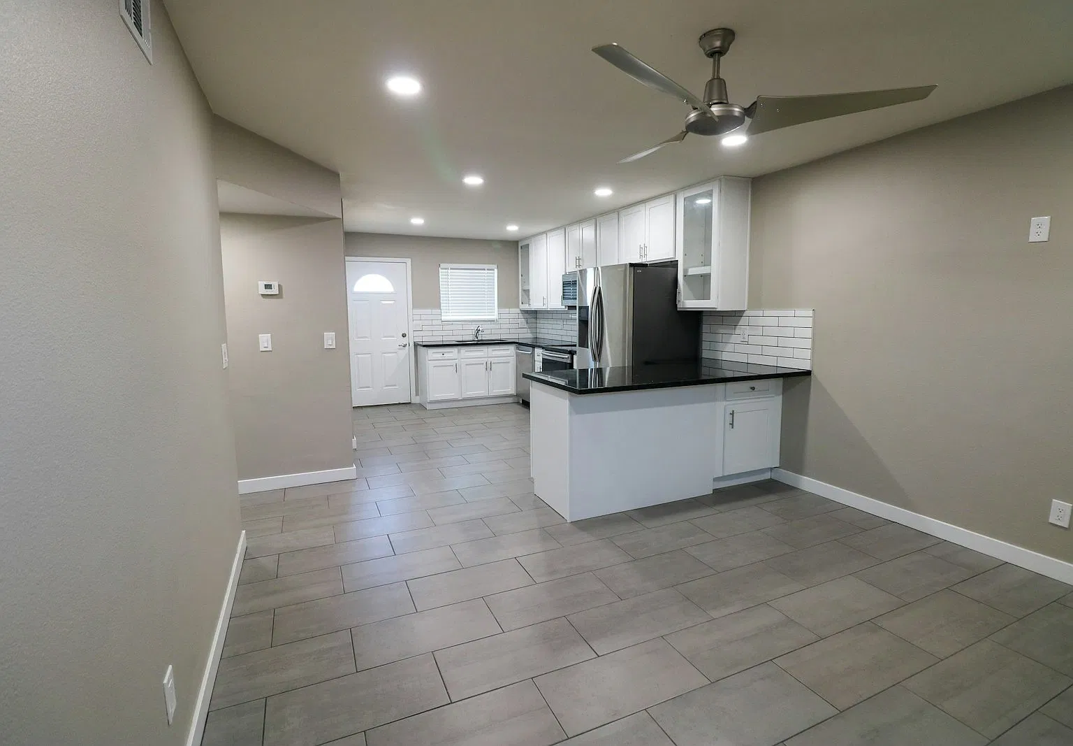 5 North Naco Way, Unit 2 — Photo 2