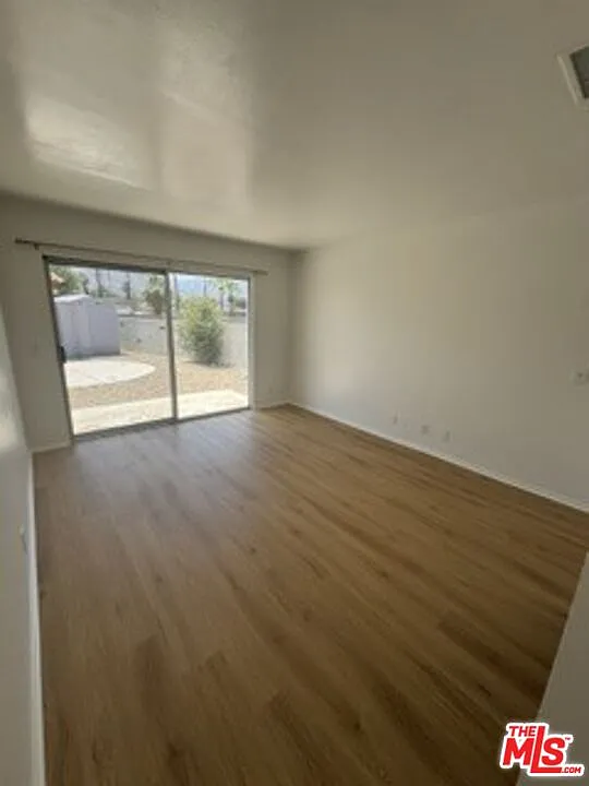 2 bed, 2.0 bath, 1300 sqft, $2,350 — Photo 4
