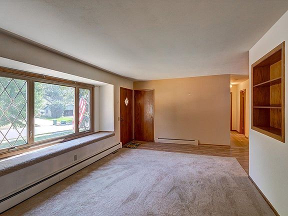 4th image of 5412 Main St