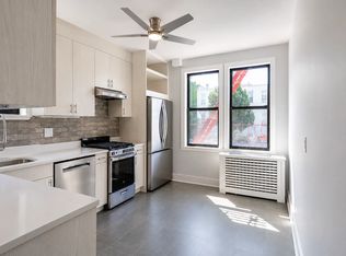 25-38 18th St #2, Astoria, NY 11102