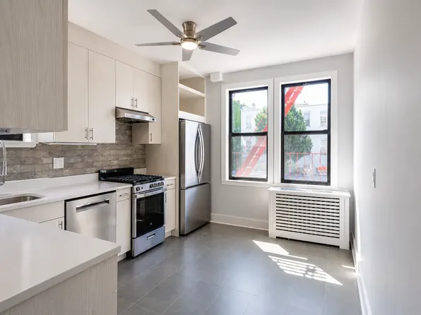 25-38 18th St #2, Astoria, NY 11102