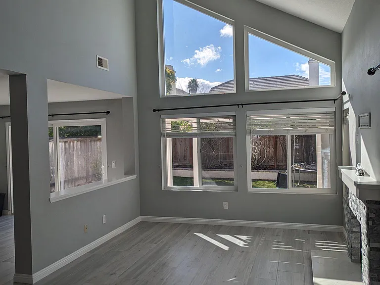 6977 Schilling Ave — Photo 7