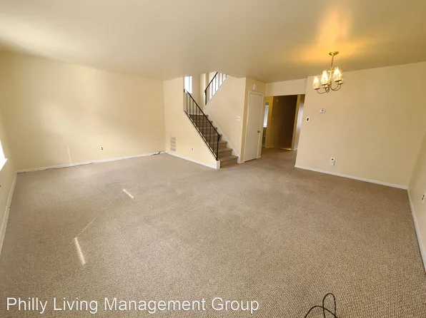 238 Moore St, Philadelphia, PA 19148