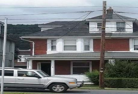 2nd image of 1021 Broadway
