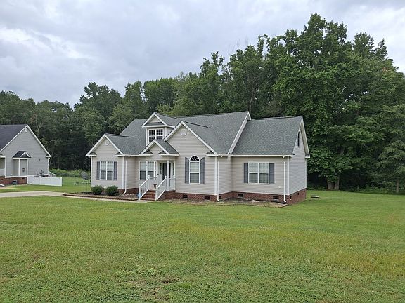3rd image of 3843 Spring Mill Trail Rd