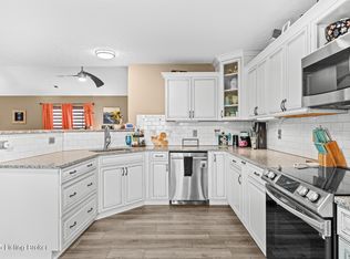 9421 Bayberry Green Ln, Louisville, KY 40291