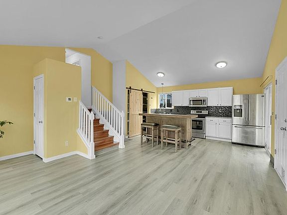 3rd image of 2034 Buckeye Ave